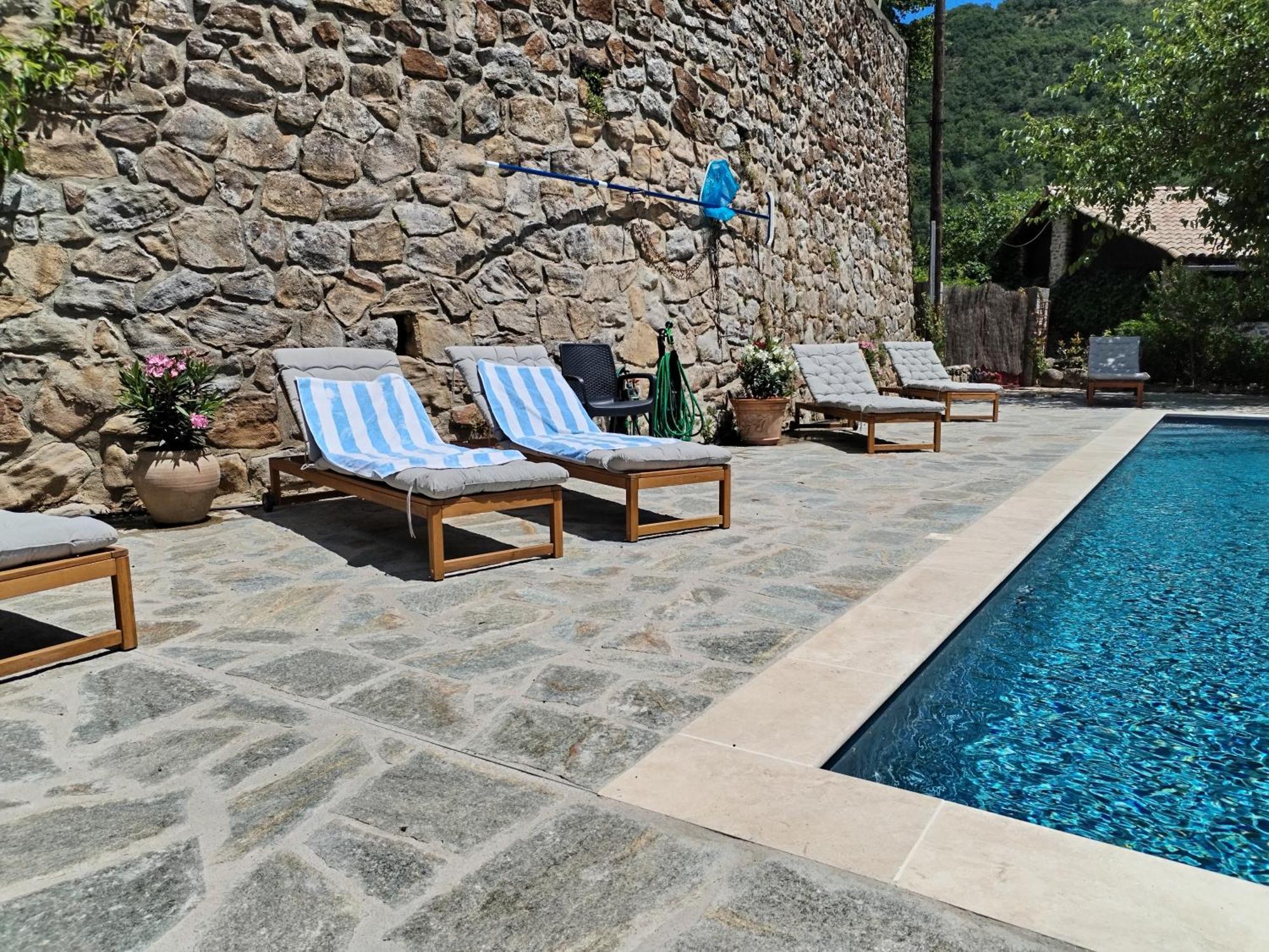 Mes Maisons Gardoises, Two Gites Sleeping 13 With Two Private Pools, Kids Room, Laundry, Disco, Free Wifi, Linen And Dog'S Are Welcome Gagnieres Экстерьер фото